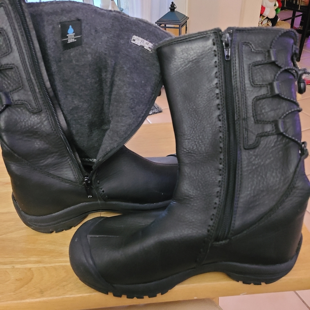 Keen boots